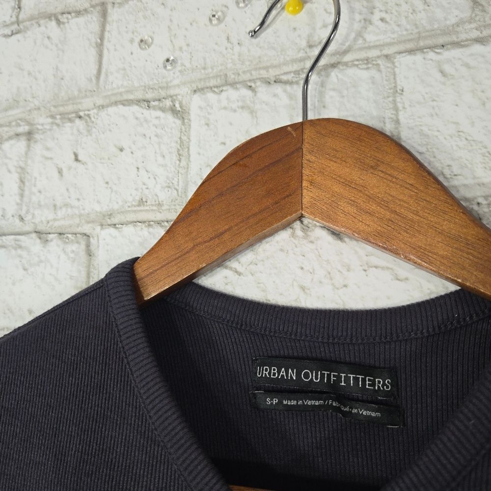 Urban Outfitters open front short sleeve top - Picture 7 of 12